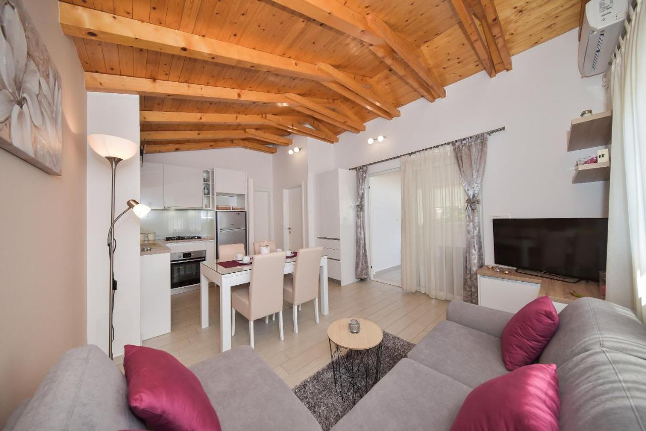 פוסדריה Apartment Irena מראה חיצוני תמונה