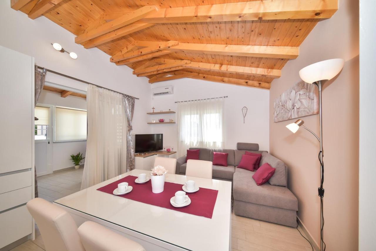 פוסדריה Apartment Irena מראה חיצוני תמונה