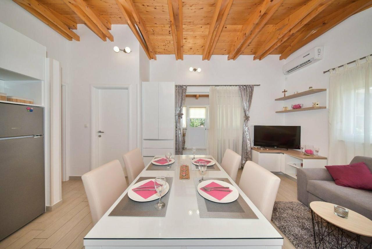 פוסדריה Apartment Irena מראה חיצוני תמונה