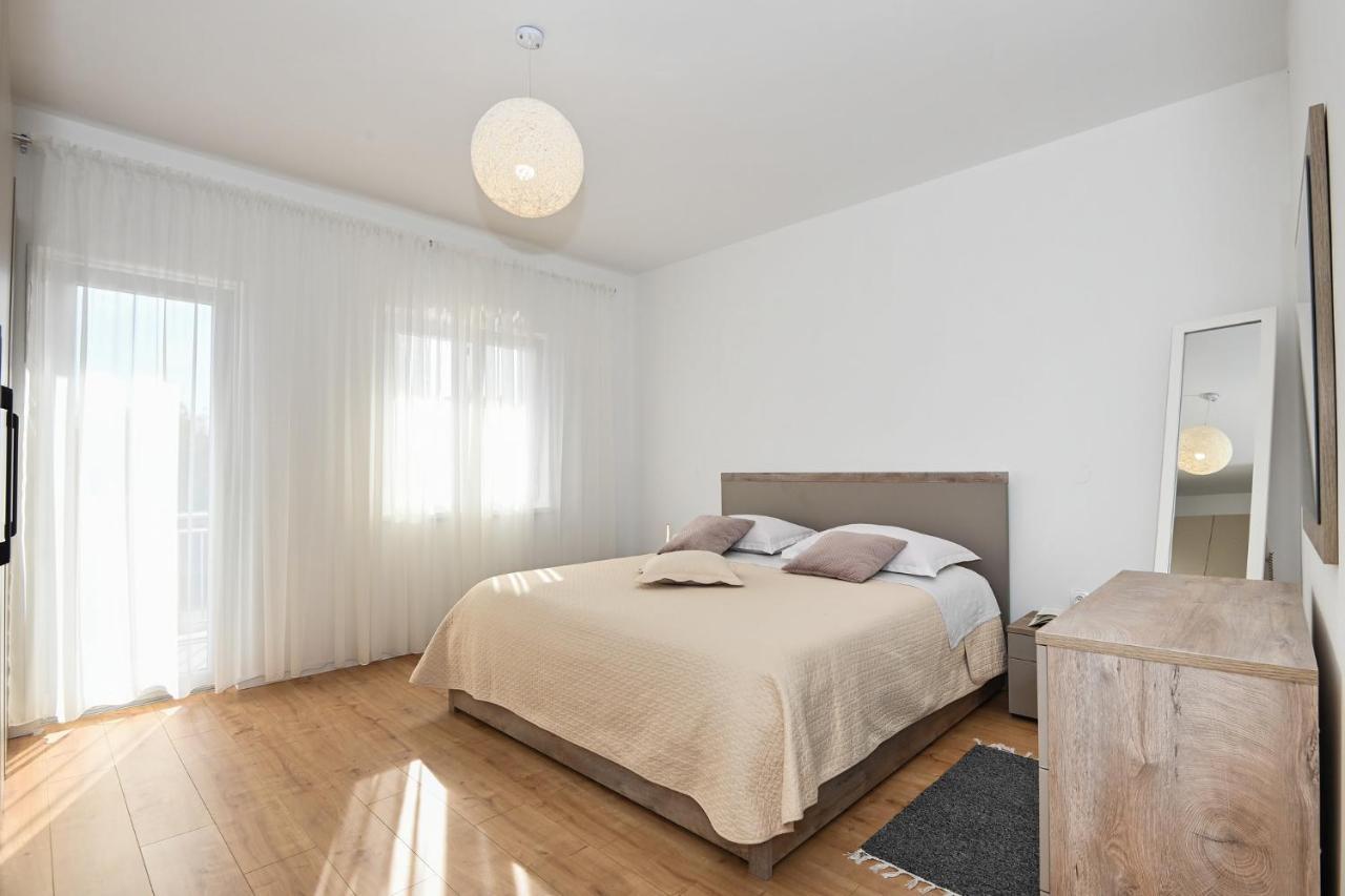 פוסדריה Apartment Irena מראה חיצוני תמונה