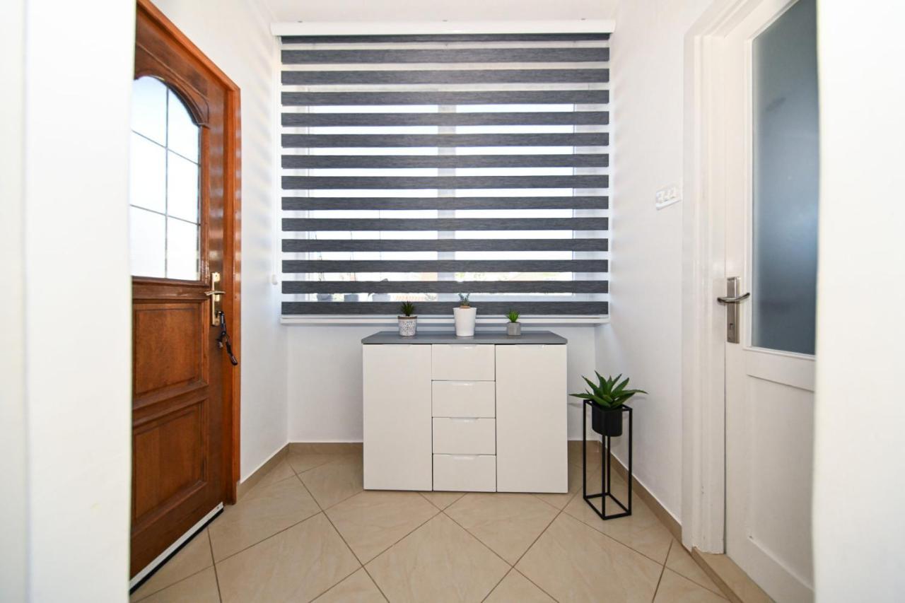 פוסדריה Apartment Irena מראה חיצוני תמונה